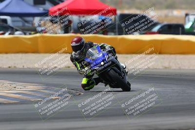 media/Apr-10-2022-SoCal Trackdays (Sun) [[f104b12566]]/Turn 2 (1135am)/